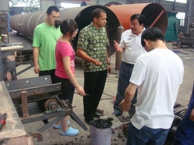 США: Станок для угольных брикетов