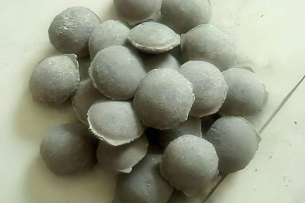 Пресс для брикетирования железорудной мелочи