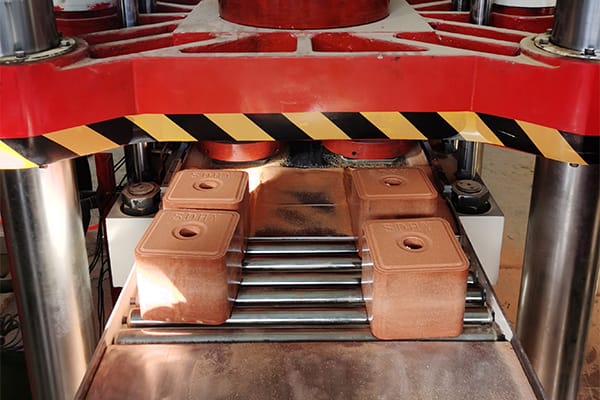 Станок для брикетирования соли